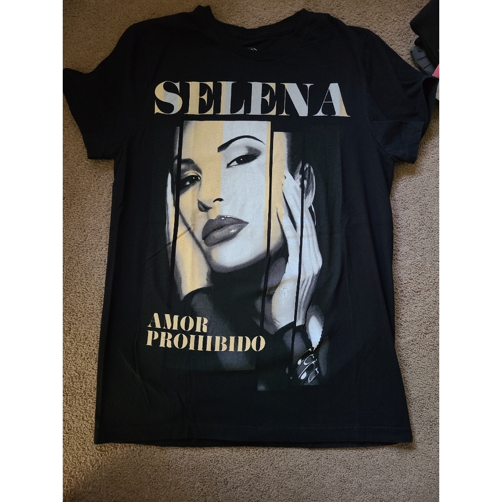 Selena unisex t-shirt
